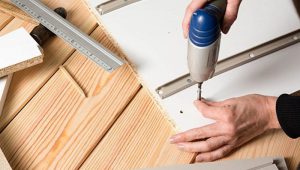 Cách tháo lắp bàn gỗ ép